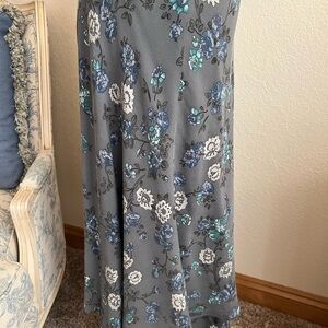 Sundance 109% Silk Gray Floral Skirt Size 8
